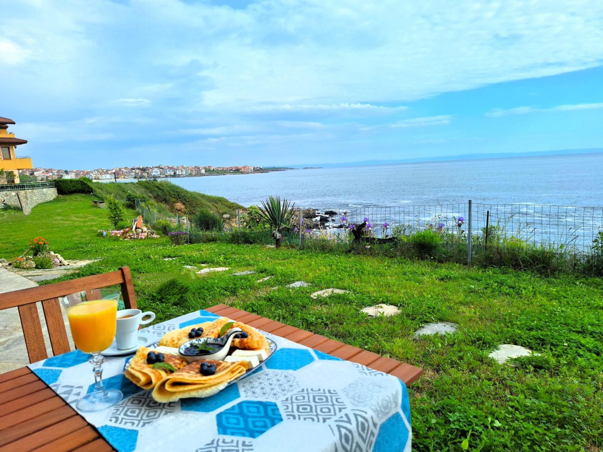Dolphin Bay Boutique Complex Sozopol Hotel Exterior photo